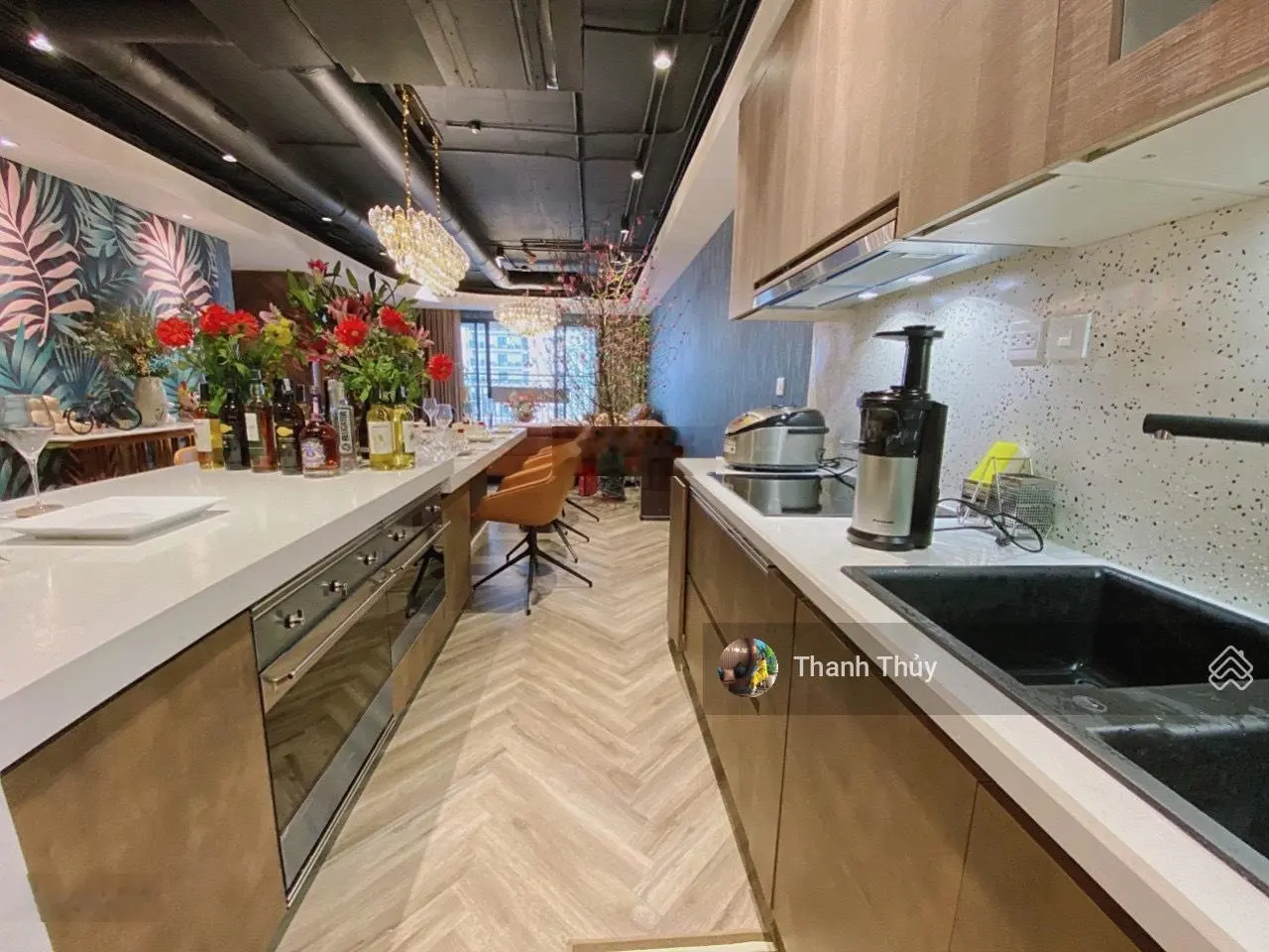Hàng hiếm 146m2 view Hồ Tây nội thất hiện đại, giá rẻ chủ nhà thân thiện. 0912 864 ***