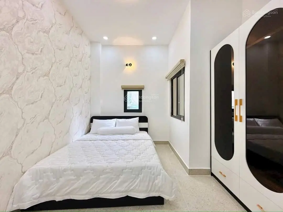 Bán gấp nhà đang cho thuê 29tr/th ở Bùi Hữu Nghĩa-P5-Q5. DT 74,8m giá 3tỷ86 cách chợ Hoà Bình 300m