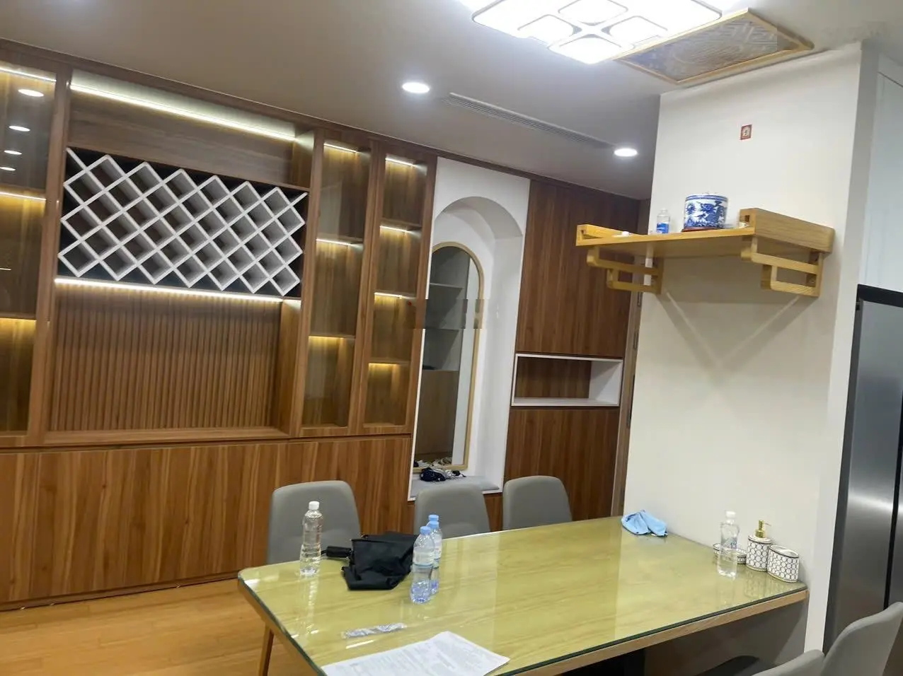 Bán gấp căn hộ chung cư the zei mỹ đình, giá chỉ 9.6 tỷ, 104m2, 3pn, full đồ, full phí.
