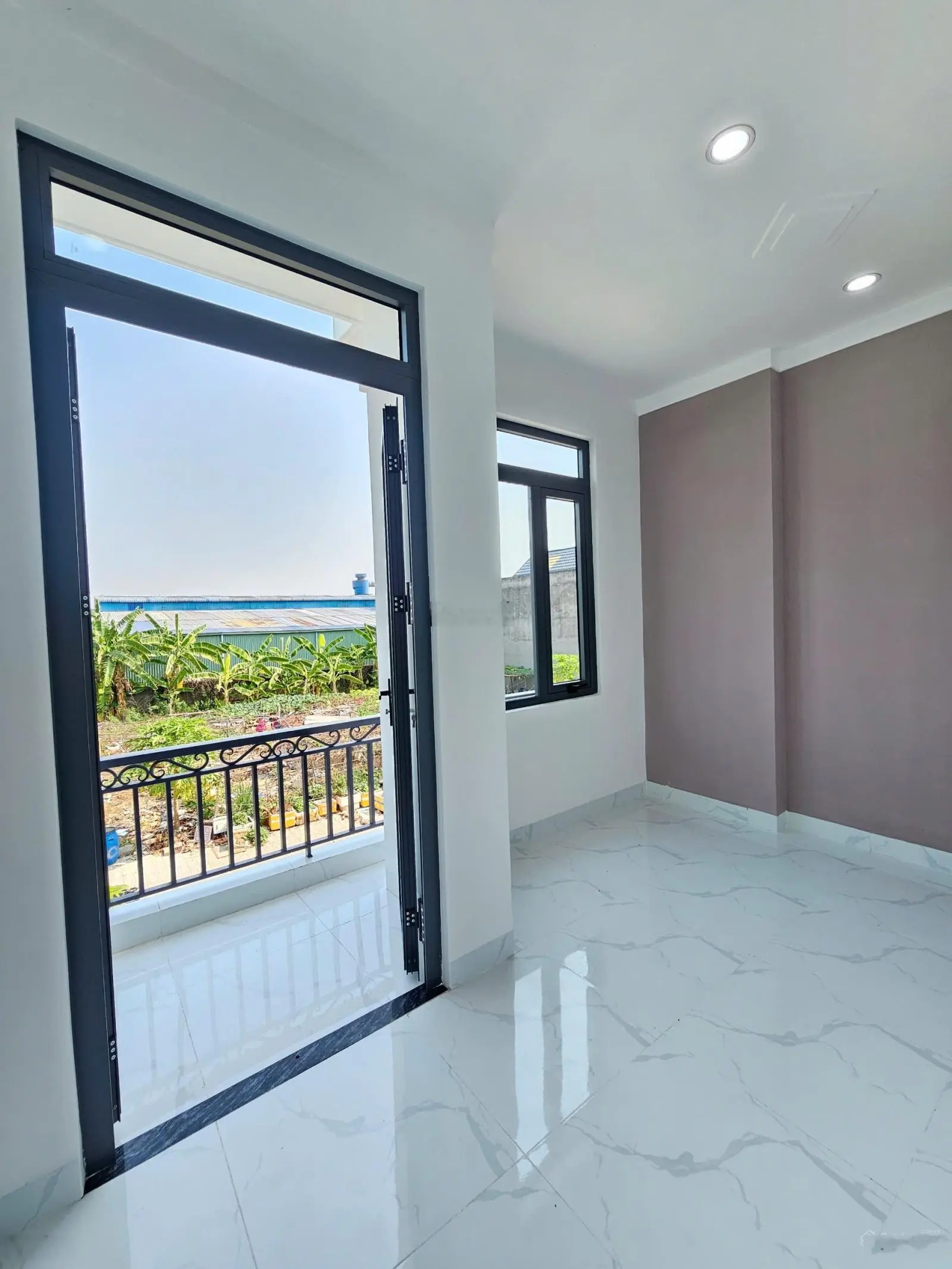 Nhà Đẹp Giá Rẻ: 2Tỷ950_Nhà 1 Trệt 1 Lầu KDC Gần Ngã Tư Miếu Ông Cù, TP.Thuận An