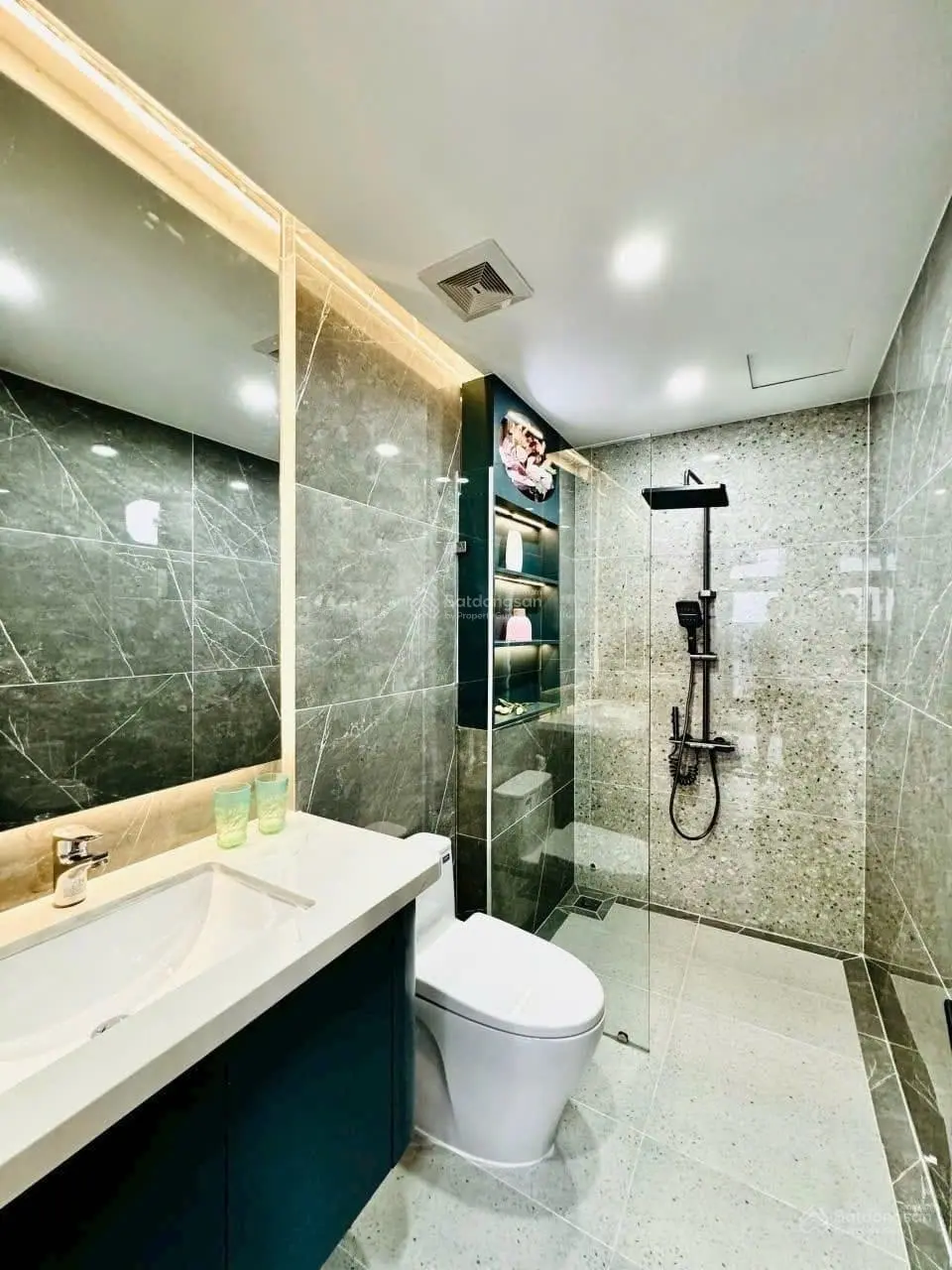 Giá cực sốc Lý Thái Tổ, P. 10, Quận 10, 6 tỷ 750 hẻm xe hơi 64m2 đang cho thuê 24 triệu/tháng SHR