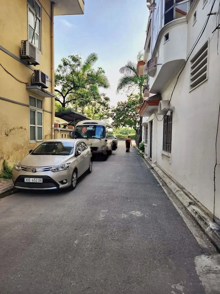 Bán 97m2 đất phố NGuyễn Lam, Tân Thuỵ ô tô 16 chỗ thông chỉ 9 tỷ
