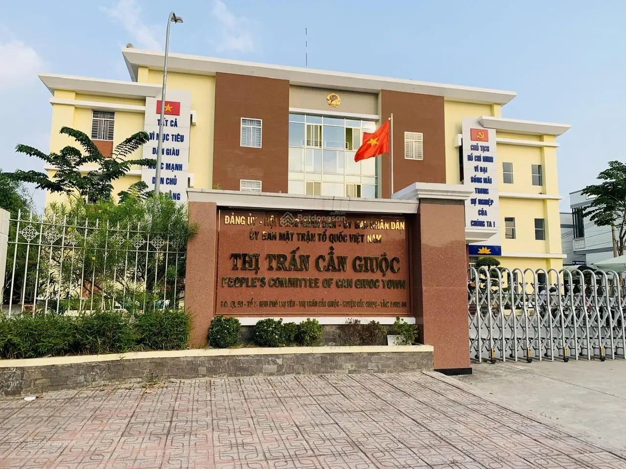 Bán gấp 2 lô thổ cư liên nhau TT Cần Giuộc, giá cực rẻ , ngang 5,9m , đường xe hơi , Giá Ngộp