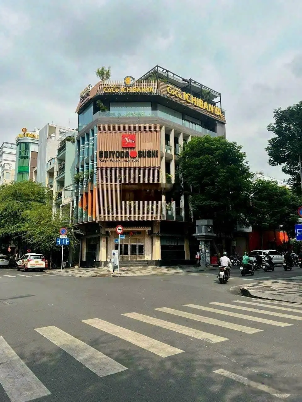 Siêu phẩm góc 2 mặt tiền thương hiệu Nguyễn Văn Thủ - Phan Kế Bính Q1 - DT: 9x19m 5 lầu giá 70 tỷ