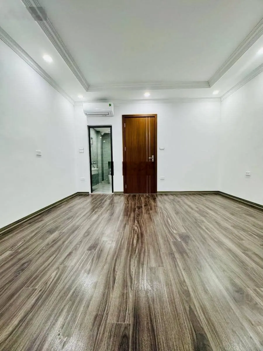 Bán nhà riêng phố Bạch Mai quận Hai Bà Trưng gần phố Huế, vị trí đẹp 5 tầng mới rộng giá cực tốt...