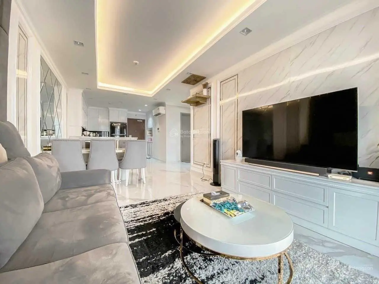 Cần bán CHCC Central Garden(chợ Nga) Võ Văn Kiệt, Quận 1. DT 80m2 - 2PN 2WC giá 3,9 tỷ (Có sổ hồng)