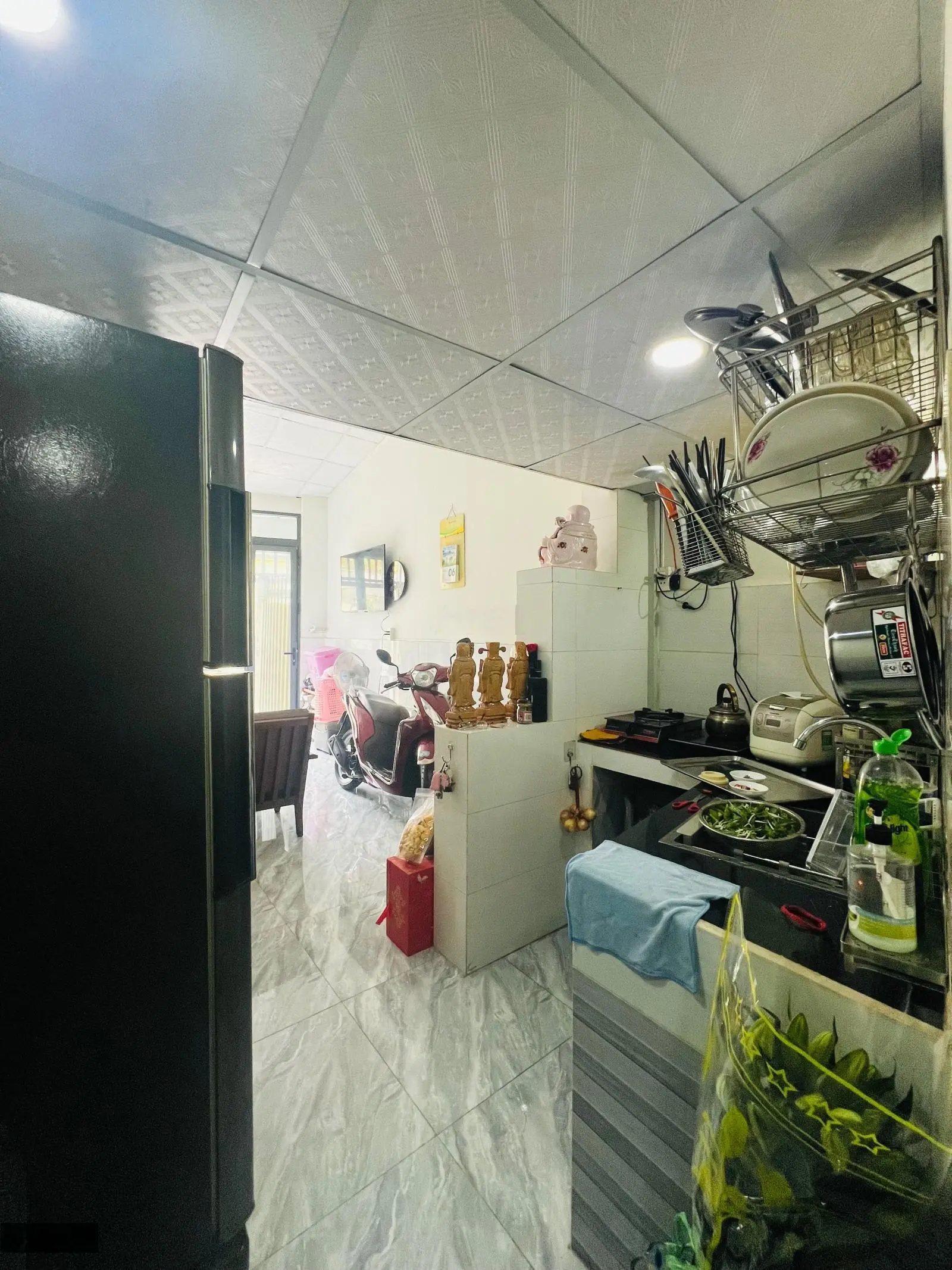Bán nhà mặt đường kinh doanh, Quận 7, đường 20m sầm uất DT 3,3 x 16m nhà 1PN 1 tỷ 620triệu