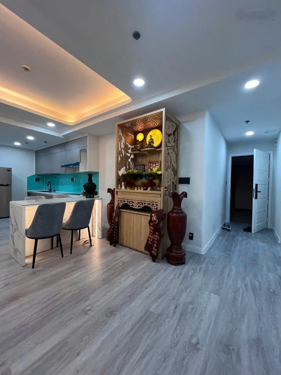 Chuyển nhà mới cần bán căn hộ 3 mặt thoáng 87m2, 2 phòng ngủ có sổ hồng - chung cư Dragon Hill 1