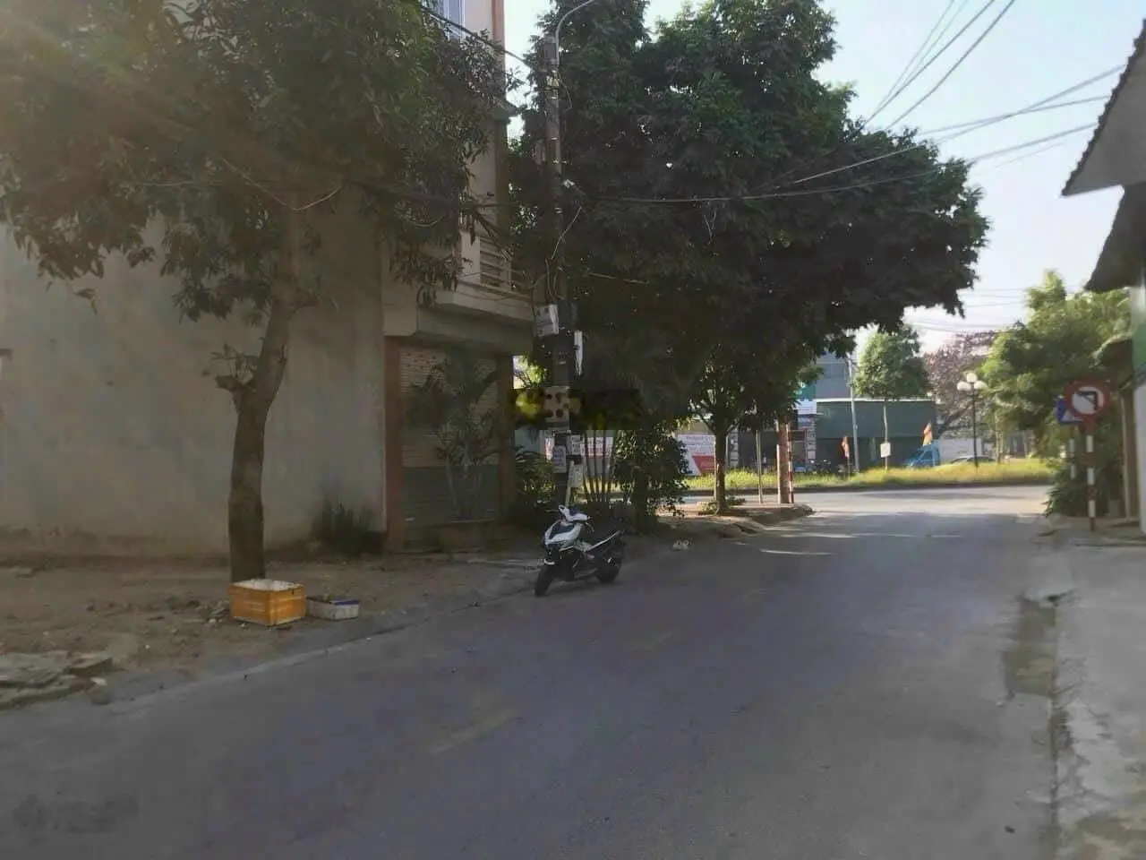 Cần bán 86,4m2 đất mặt phố Khúc Thừa Dụ kinh doanh tốt chỉ 3,79 tỷ