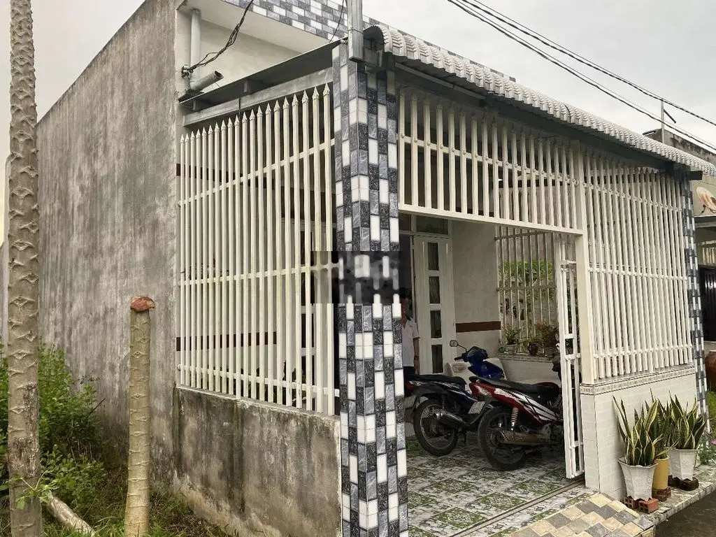 Kẹt tiền bán nhà đang ở, thị trấn Châu Thành Bến Tre