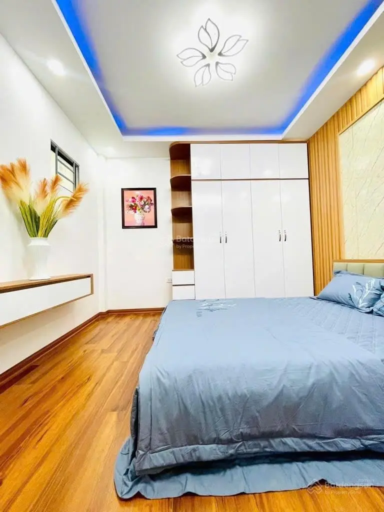 Hồng Mai - Bạch Mai - ngõ thông - gần phố - nhà mới ở luôn - 33m2 - 4 tầng - giá 4.5 tỷ
