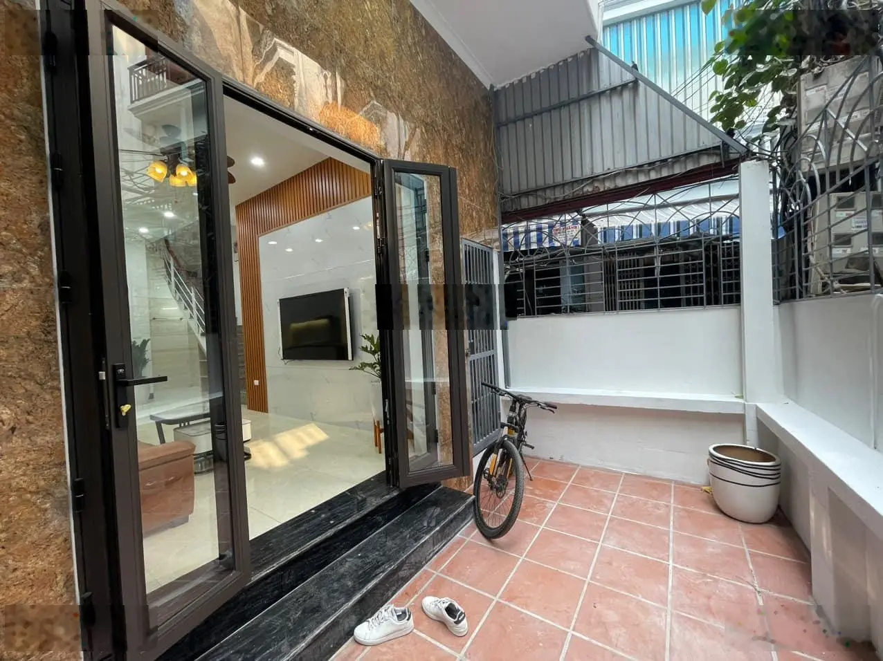 Nhà đẹp dân xây Phố Quan Hoa, 36m2x5T, mt 4,3m, trước nhà thoáng rộng, gần Phố, chỉ 7,1 tỷ