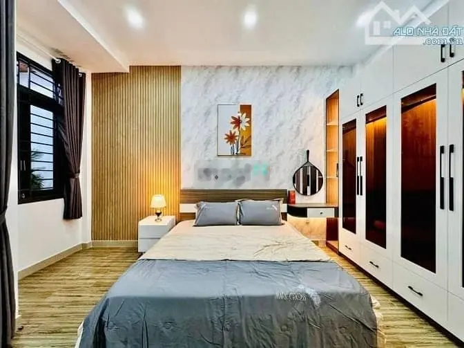 Cô 5 về quê sống bán nhà HXH Trần Tuấn Khải, P5, Quận 5, 68m2, 2tỷ650