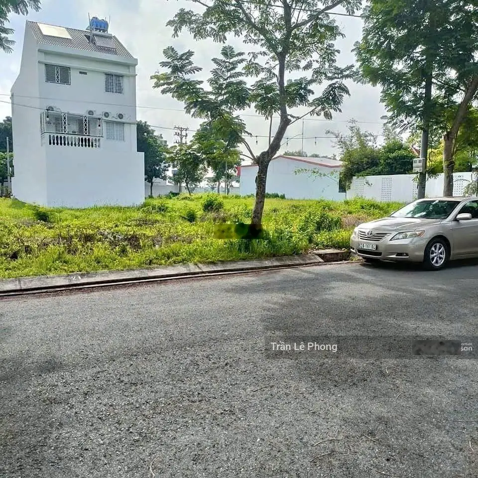 Bán lô đất giá yêu thương 380tr, tại Đ.Hồ Thị Nhâm, Long Đức, ngay KCN Long Đức, 120m2 sổ riêng.