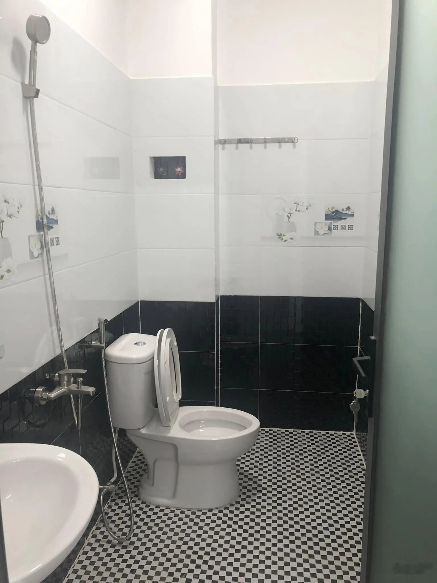 Bán nhà khu Tên Lửa, MT đường Số 4, P. Bình Trị Đông B, 6 x 22m, 4.5 tấm, giá 23.9 tỷ.