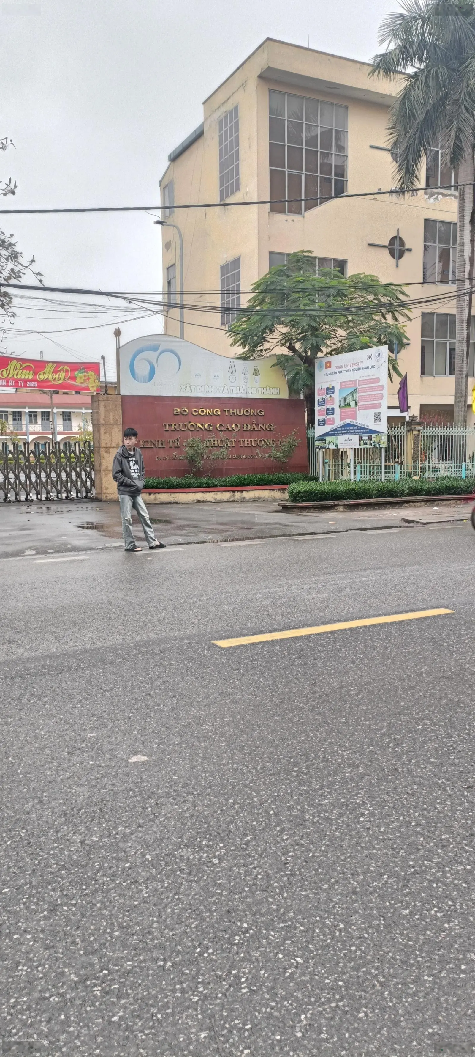 CCMN Ba La, Hà Đông. Dt 56m2 x7T thang máy. Phân lô ô tô tránh, vỉa hè. Giá 14.6 tỷ. Dt 750tr/năm
