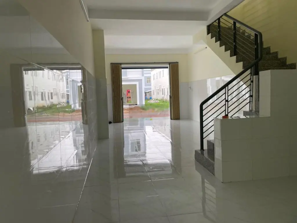Nhà mặt tiền lộ 17m, trục chính chợ phường 4, tp Trà Vinh