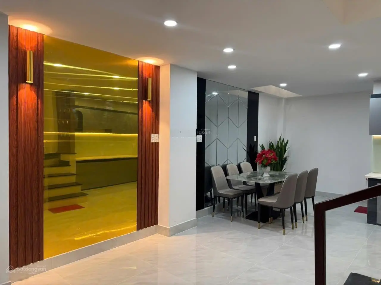 Nhà 1 trệt 1 lửng 3 lầu ngay Hà Huy Giáp vô 15m