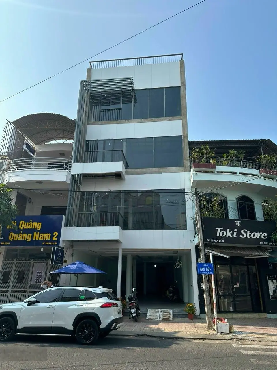 Bán nhà 5 tầng MT Vân Đồn, Phước Hoà, Nha Trang. DT 153,7m2 (7x21,95m) làm showroom - giá 26,5 tỷ