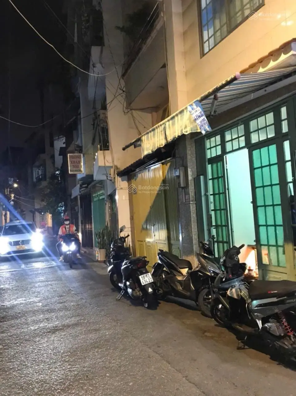 Nhà Phú Nhuận, hẻm xe hơi, có sân thượng, chủ gửi giá 4 tỷ 750 còn thương lượng. LH ngay 0906 435 ***