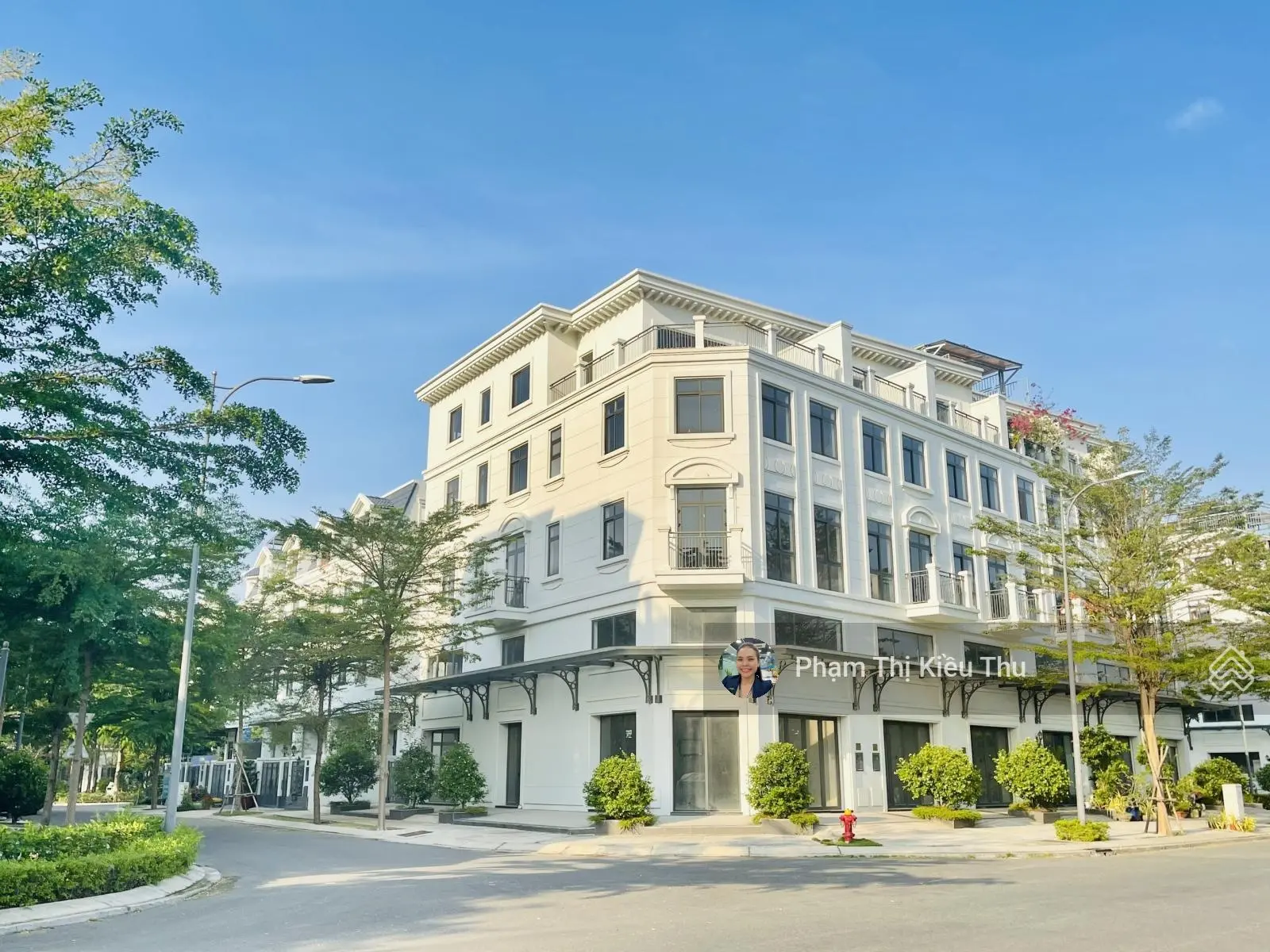 Bán gấp Shophouse mặt tiền đường song hành dt 5x20m 1 trệt 1 lửng 3 lầu giá 26 tỷ Lh 0902872670