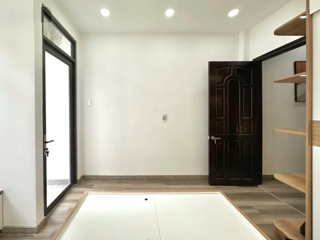 VIP Huỳnh Văn Bánh P. 11 Phú Nhuận - hẻm nhựa 10m xe tải tránh sát mặt tiền - 4 tầng BTCT - 9.Xtỷ