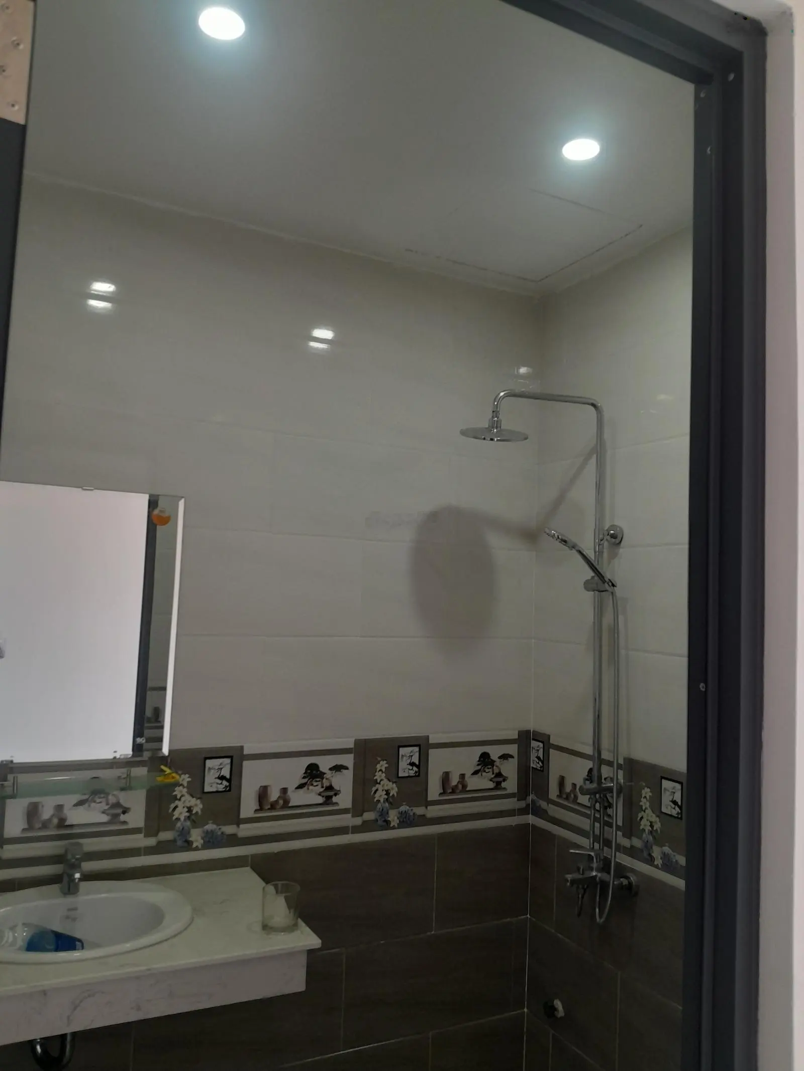 Tôi cần bán khách sạn kim căn hô 3 tầng đường Nguyễn Xiển quận ngũ hành sơn TP Đà Nẵng