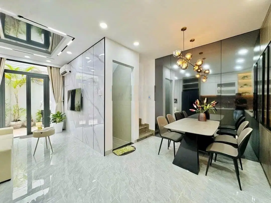 Rao bán nhà 29m2 xây 3 tầng đường Trương Quốc Dung, Phú Nhuận giá 1tỷ990. Gần chợ Trần Hữu Trang
