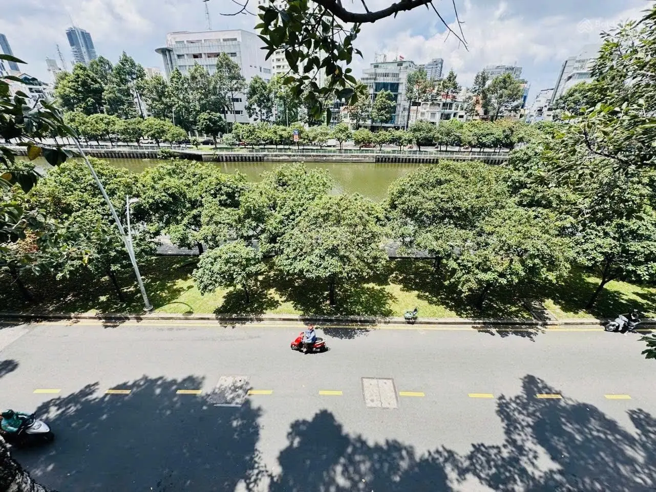 Bán nhà biệt thự 2 mặt tiền view sông - Trường Sa Bình Thạnh - 5 tầng - 160m2 - giá chỉ 4x tỷ