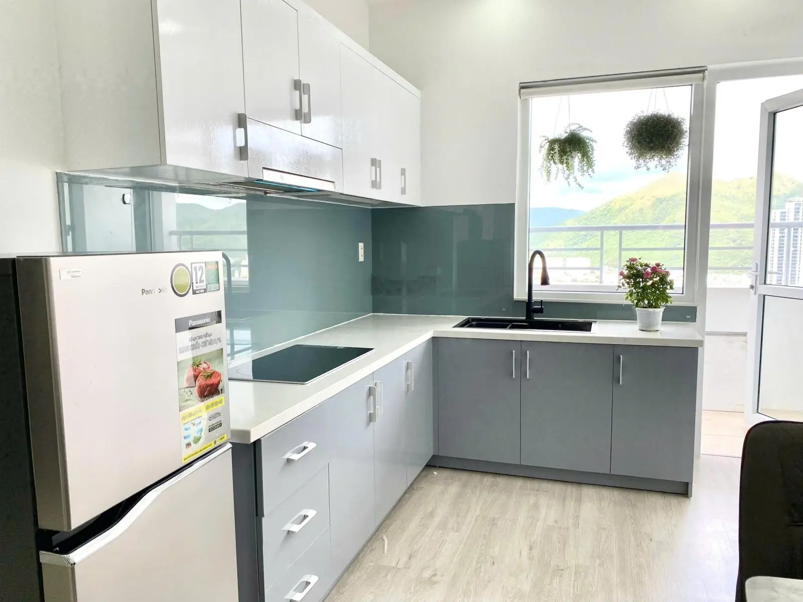 Rẻ hơn thị trường hẳn 100 tr - bán căn hộ 2 phòng ngủ view biển 3724 OC1A hàng siêu hiếm siêu hot