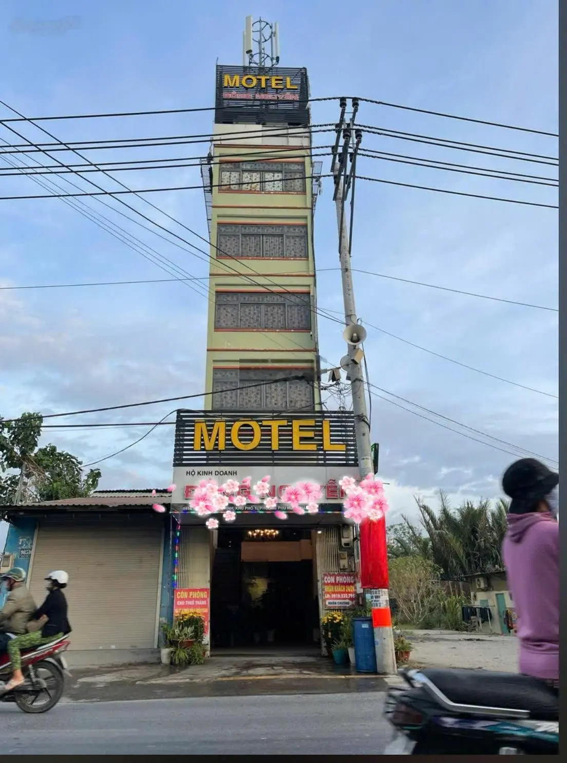 Bán khách sạn mặt tiền (12m2) ,dt :171m2- nguyễn duy trinh q9, doanh thu 80tr/tháng, giá tốt 17ti2