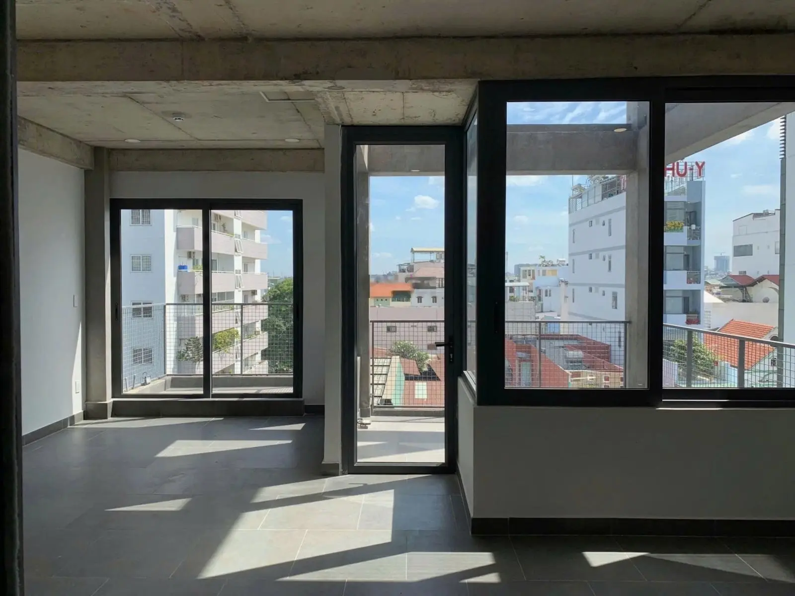 Bán tòa nhà văn phòng mặt tiền đường Lê Văn Lương, quận 7, 6 lầu, giá 49 tỷ, sổ hồng HC