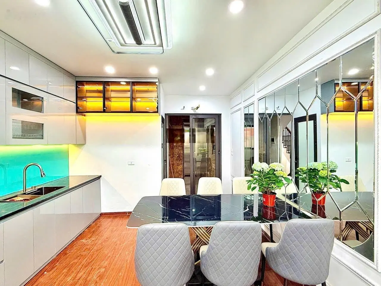 Bán nhà riêng phố vĩnh phúc 36m2 6 tầng giá 7.9 tỷ nhà đẹp mới xây thang máy mặt tiền rộng