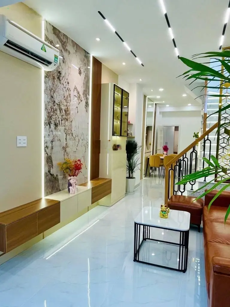 Bán nhà riêng tại đường Nguyễn Minh Hoàng, Tân Bình - DT: 40m2. Đang cho thuê 12tr/th