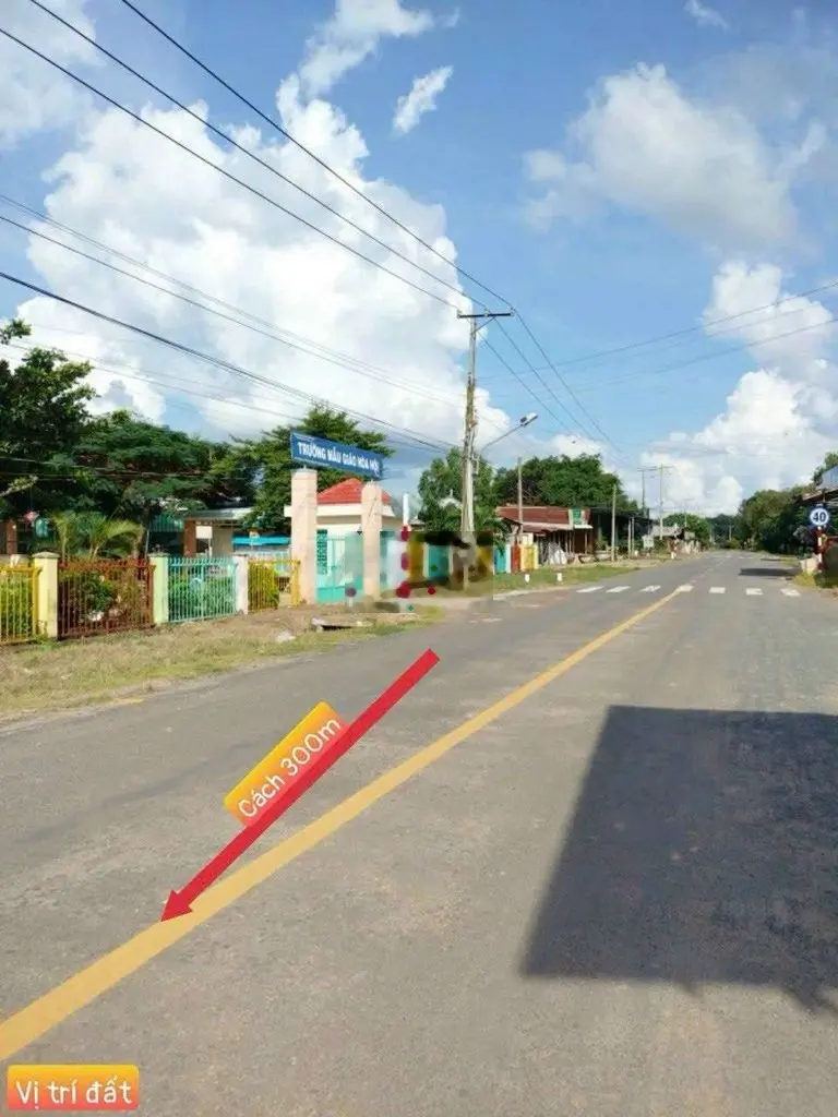 Bán gấp lô đất mt đường nhựa. Diện tích lớn. Có 50m2 thổ cư