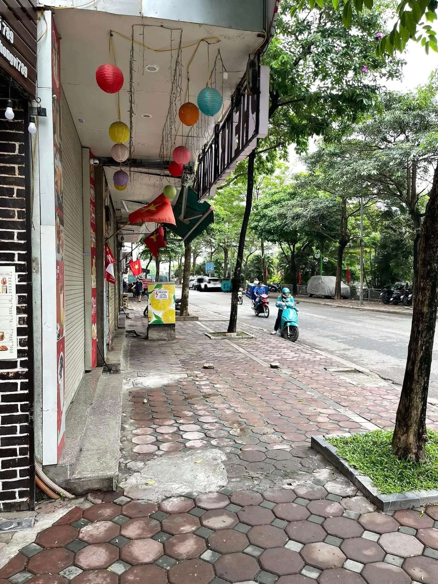 Bán nhà mặt phố Thượng Đình 3 tầng, lô góc giá 4,3 tỷ Lh 0967 858 ***