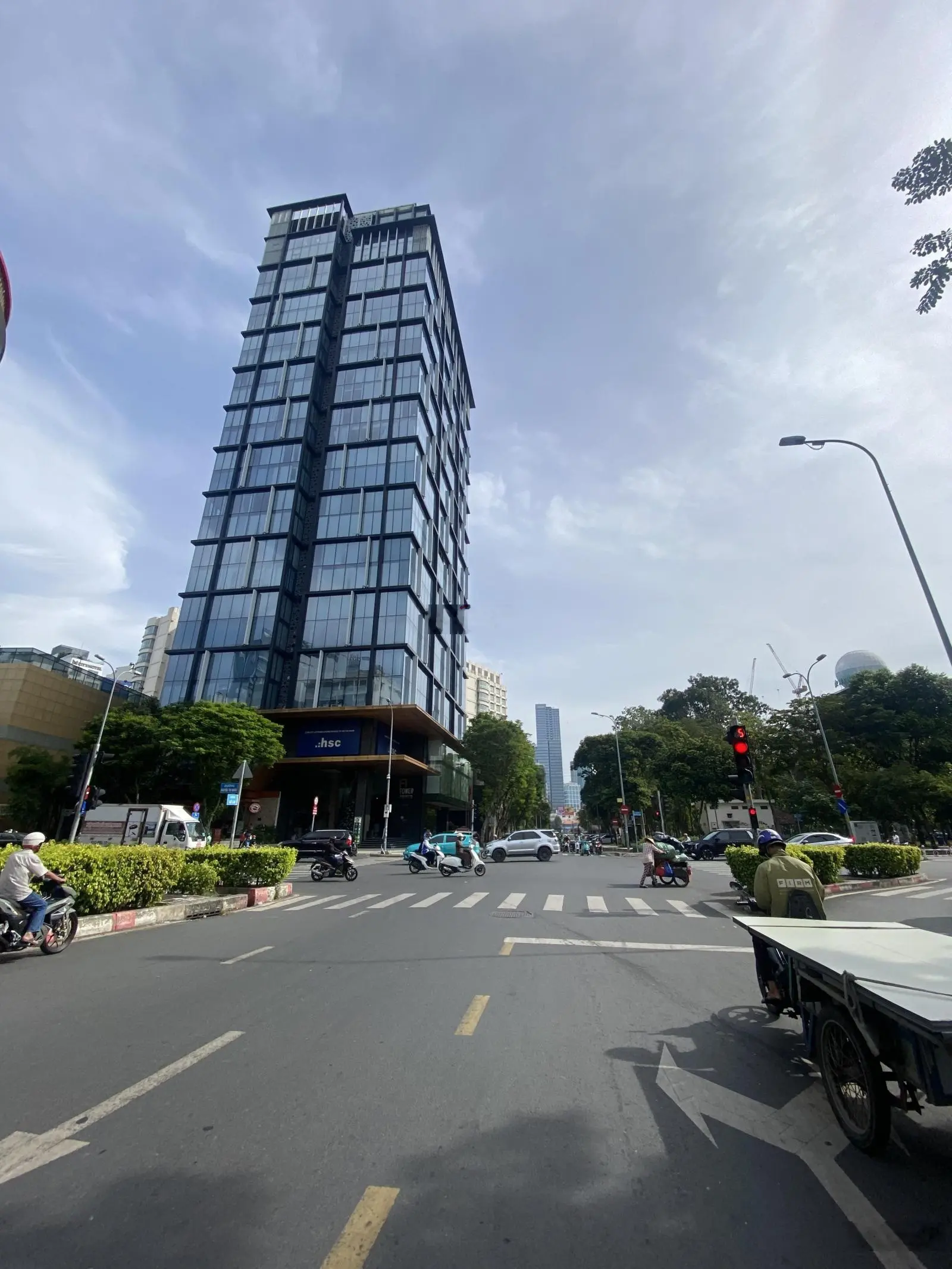 Bán nhà đường Nguyễn Trọng Tuyển, quận Tân Bình (10x21m) giá 39 tỷ