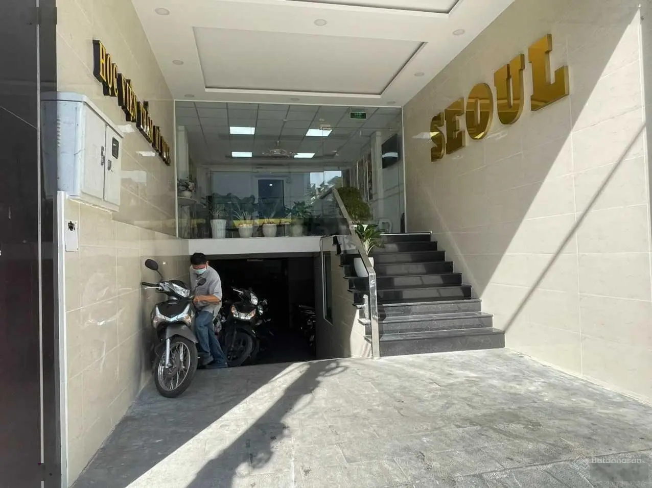 Bán tòa nhà văn phòng building mặt tiền Phạm Văn Bạch, Tân Bình. Hầm, trệt lửng+5 lầu. Giá 36 tỷ
