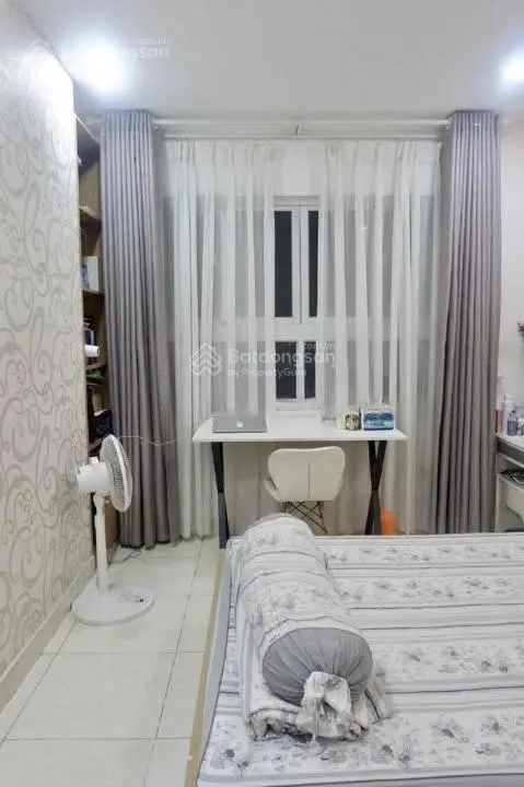 Bán gấp căn hộ Tân Hương Tower, Tân Phú, 76m2, 2PN, 2WC, lầu trung, Giá 2,3 tỷ. LH 0976 028 *** Dưỡng