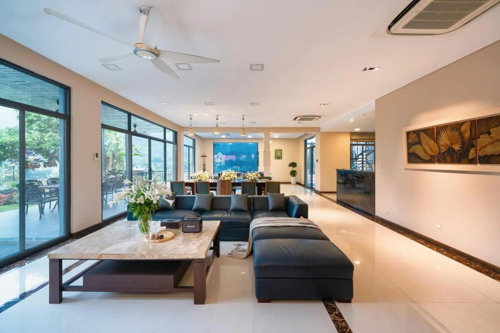 Bán tòa nhà mặt phố hồ tùng mậu 340m 9 tầng mặt tiền siêu khủng gần 40m vị trí đắc địa