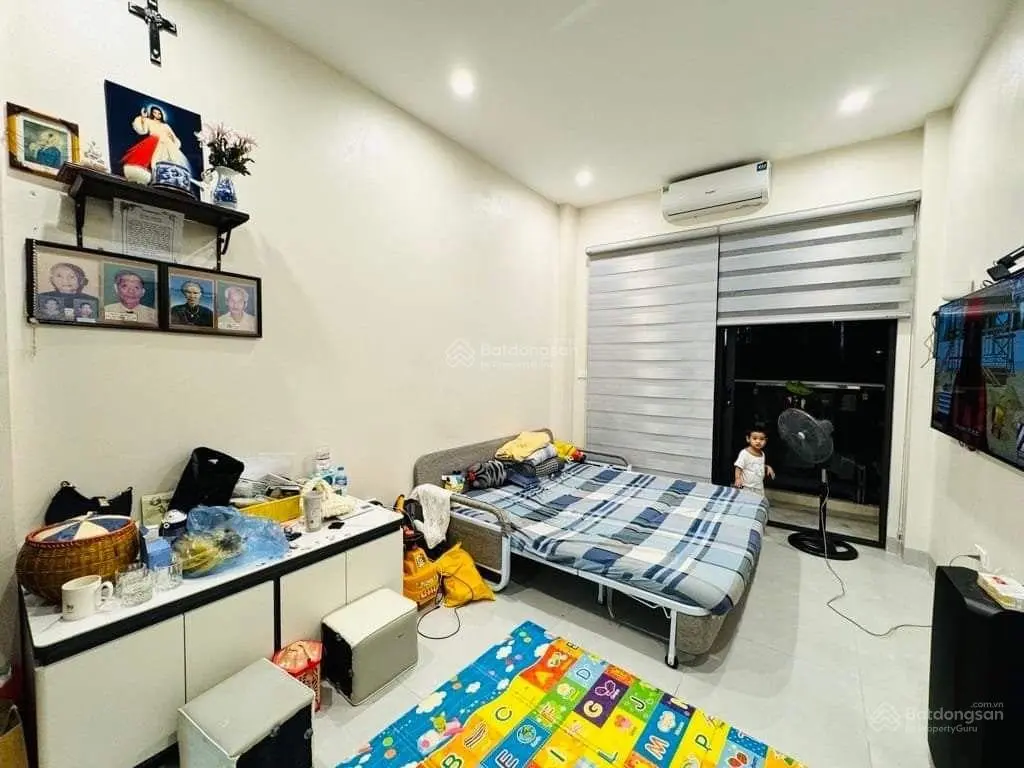 Chủ cần bán gấp nhà giáp nhất - ngay chợ ngã tư sở - kinh doanh đa dạng - 7 tầng - thang máy