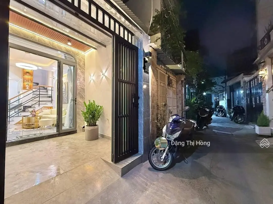 Nhà đường Đinh Văn Ước 66m2 cách chợ Hưng Long 200m ra Quốc Lộ 1A 5p, sổ sẵn, đang cho thuê 6tr/th