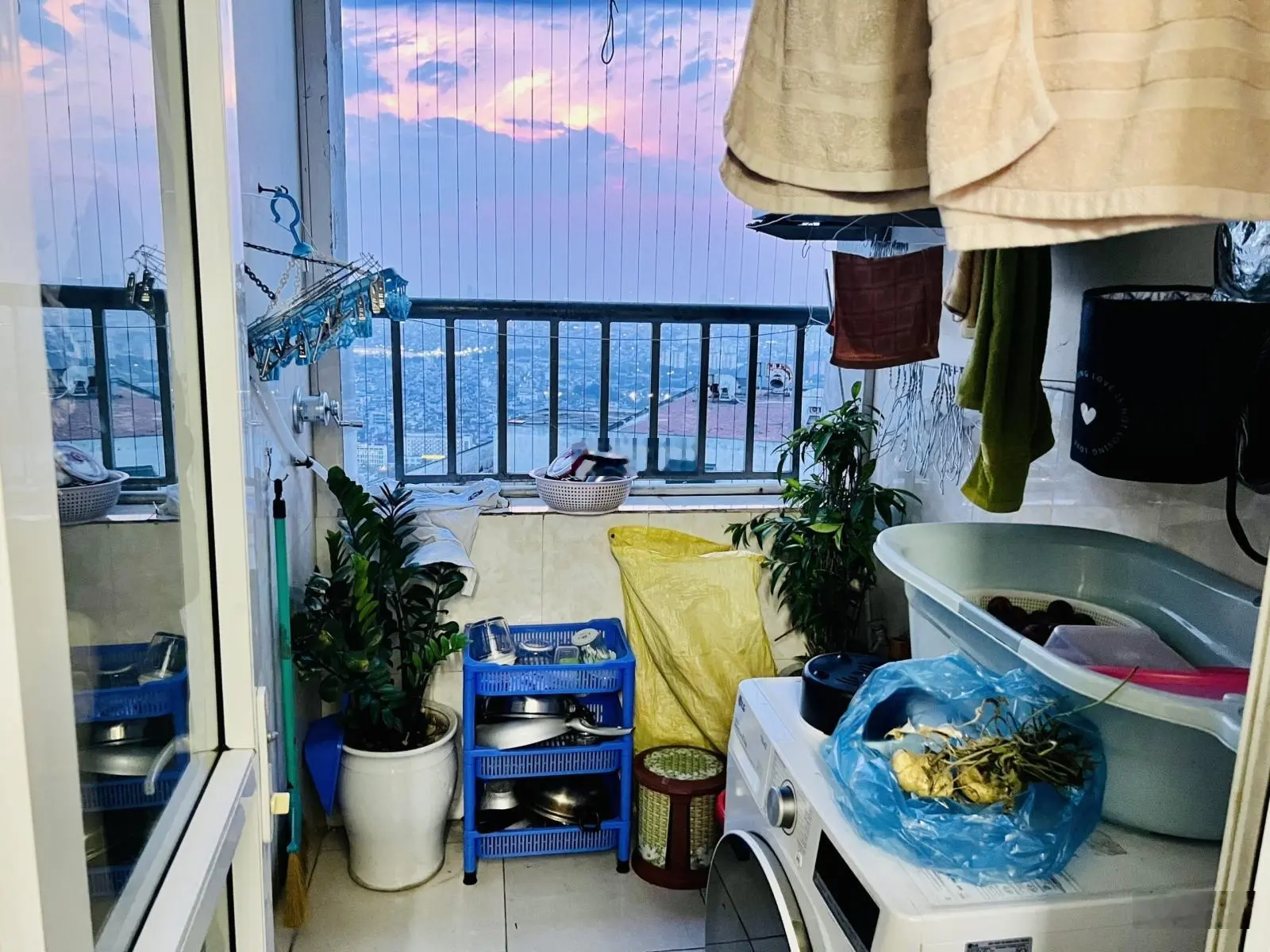Bán gấp căn hộ 65.1m2 CT12 Kim Văn Kim Lũ - Đầy đủ nội thất - Sổ đỏ chính chủ - View cực chill