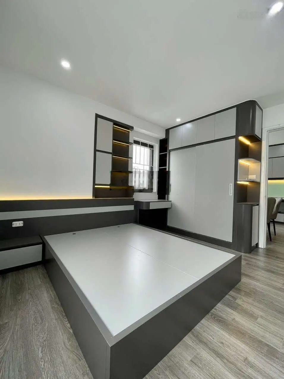 Hàng hiếm tại KĐT Linh Đàm: Bán căn hộ 3 PN, nội thất cao cấp nhận nhà ở ngay LH 0965 289 ***