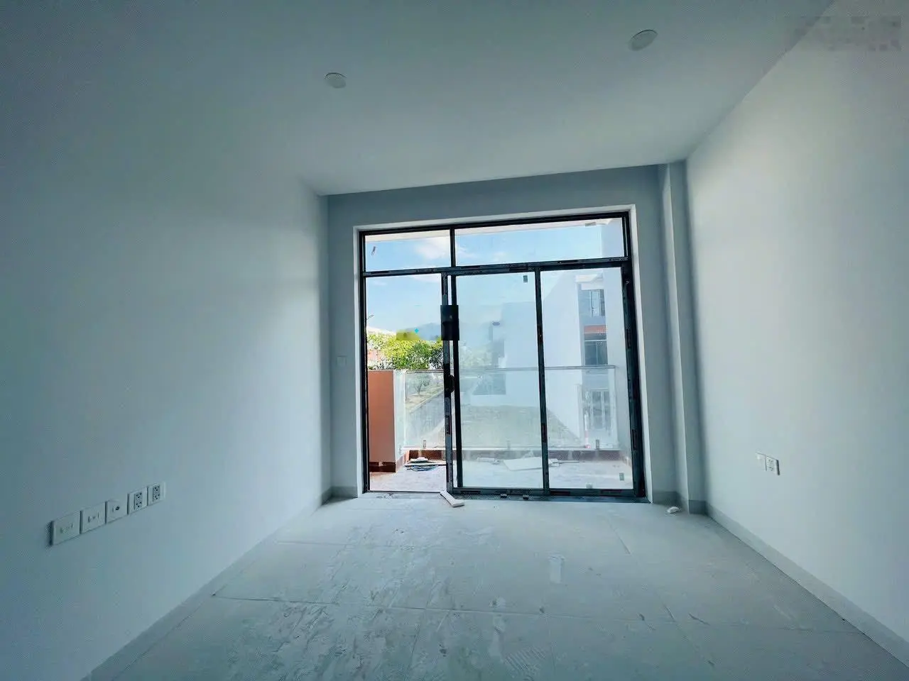 Bán nhà 3 tầng KVG gói 8 KĐT Mỹ Gia, đường thông nhà đã hoàn thiện. Giá chỉ 4tỷ5