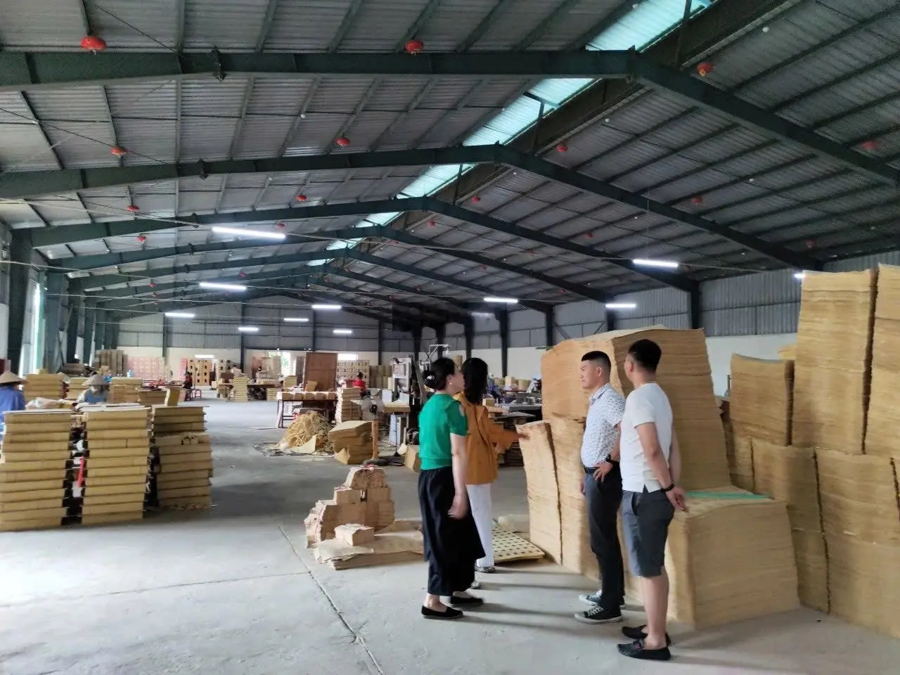 Chủ nhà cần bán đất và xưởng sản xuất vàng mã do tuổi già không muốn tiếp quản