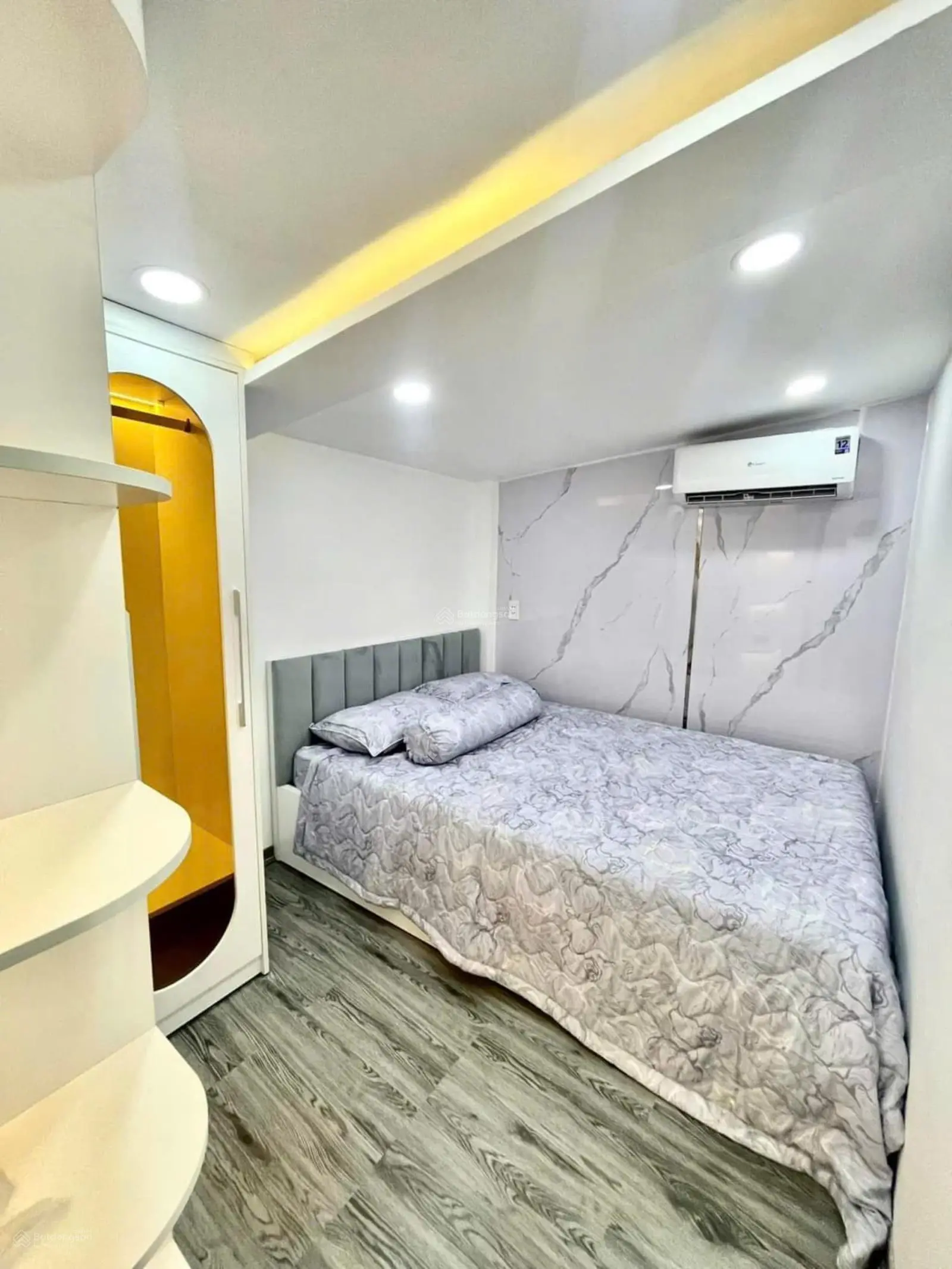Nhà đẹp 40m2 có lửng, sổ hồng riêng Đào Tông Nguyên, Nhà Bè bán gấp