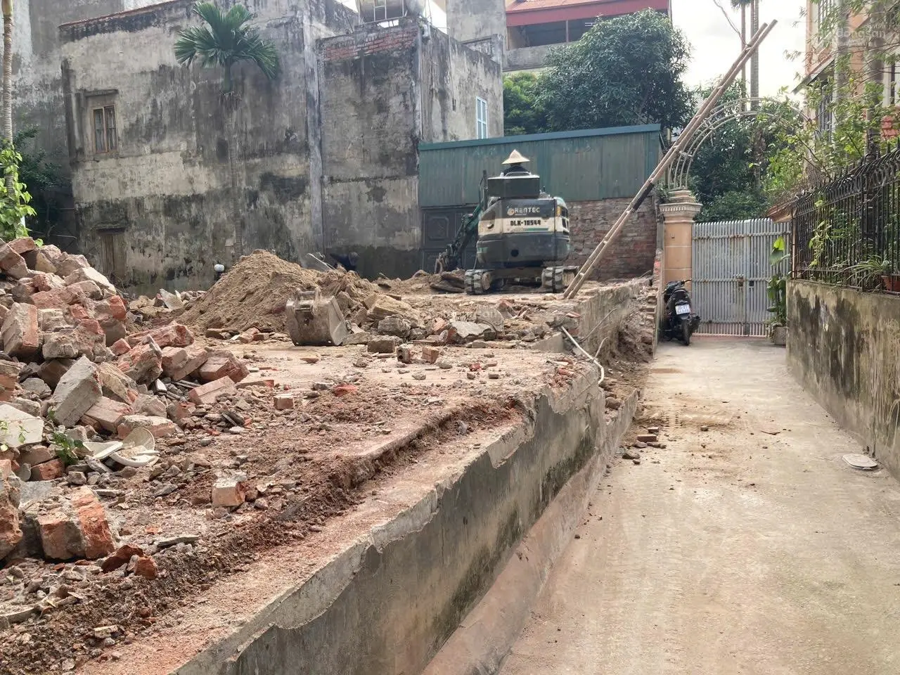 Bán buôn 4 lô đất phân nhỏ 30m2 sẵn tại Phúc Lợi ngõ nông thoáng. Hàng xóm Vinhomes