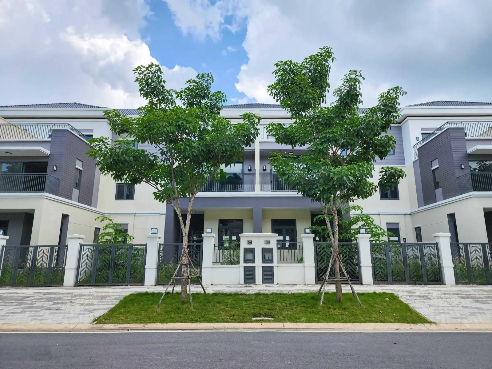 Giỏ hàng chính chủ Aqua City cắt lỗ 160m2 giá 6.5 tỷ, nhận nhà ngay, có HĐMB công chứng an toàn