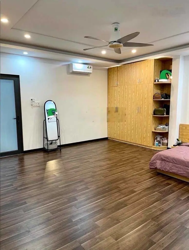 Bán nhà mặt tiền 4 tầng, ngang khủng 6m x 20m. Tặng nội thất cao cấp, đường Phạm Thế Hiển, Quận 8